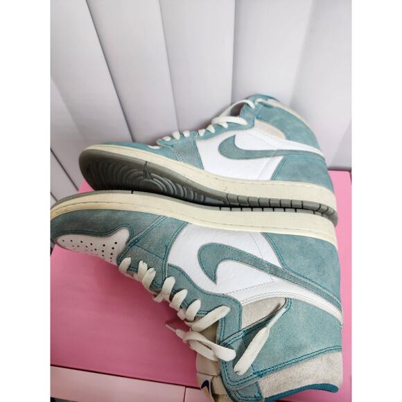 Size 10- Jordan 1 Retro OG High Turbo Green 555088-311‎ - Picture 8 of 9
